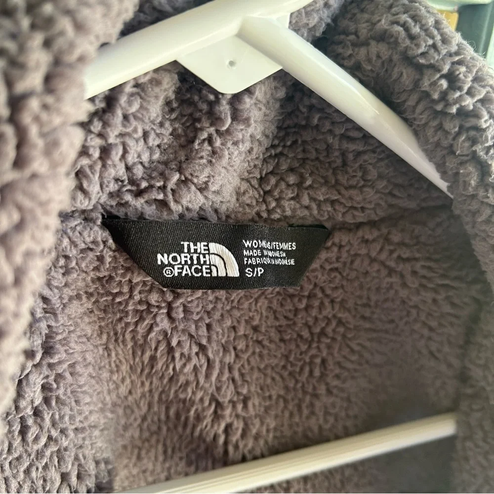 The North Face Puffer Vest Fuzzy Sherpa Outdoor Coat Water Repellent Burgundy S